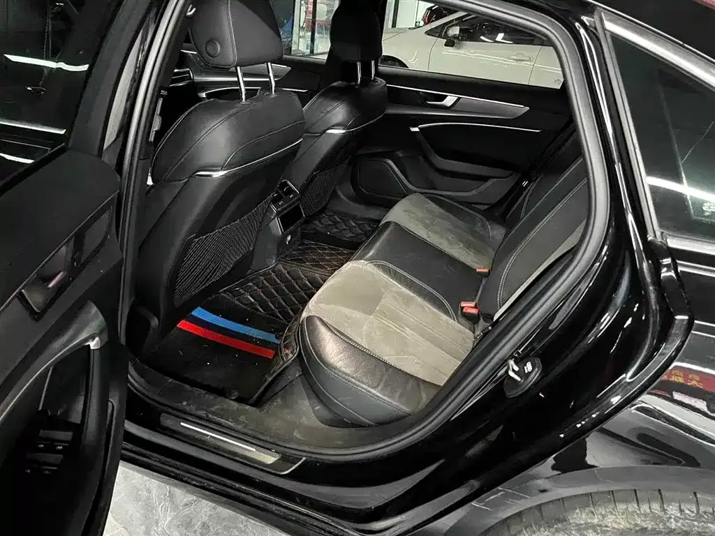 Audi A6L 2022 из CN, фото 8