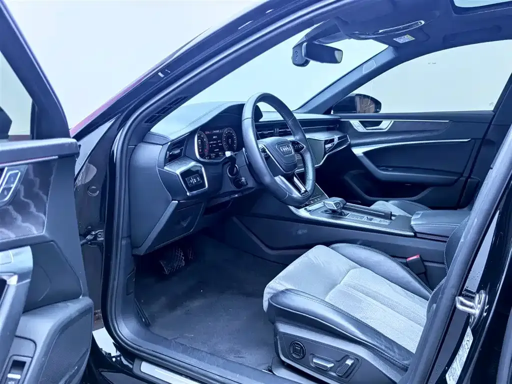 Audi A6L 2023 из CN, фото 6