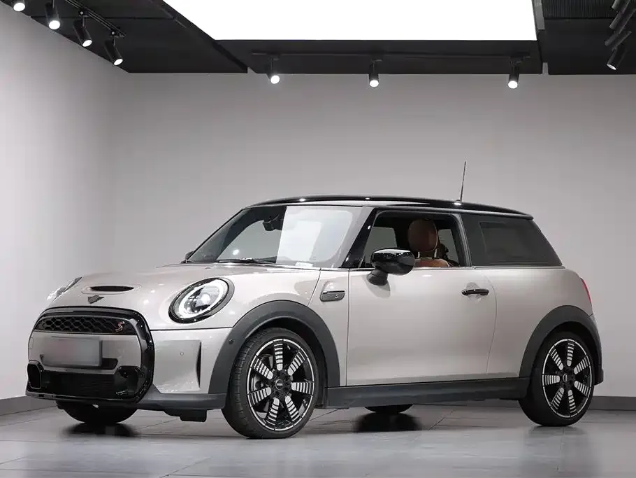MINI Cooper (3-door) 2024 из CN, фото 1