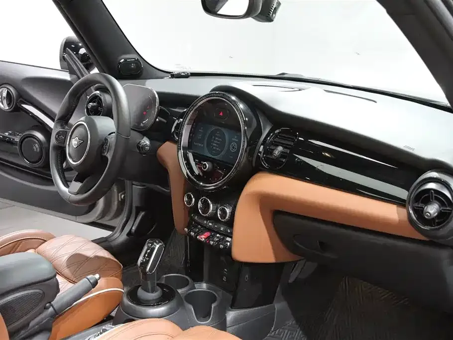 MINI Cooper (3-door) 2024 из CN, фото 2