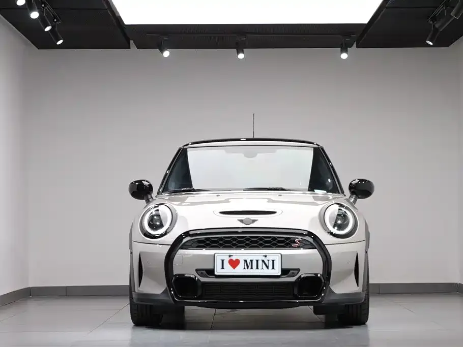 MINI Cooper (3-door) 2024 из CN, фото 9