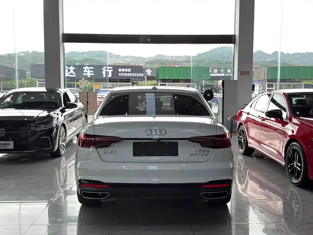 Audi A4L 2024 из CN, фото 5