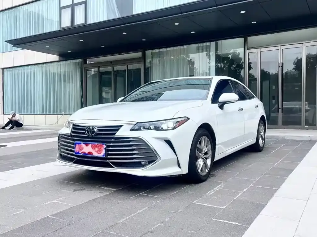 Toyota Avalon 2022 из CN, фото 1