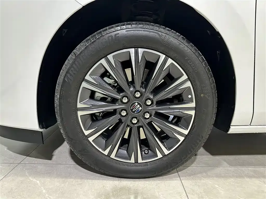 Buick GL8 2025 из CN, фото 9