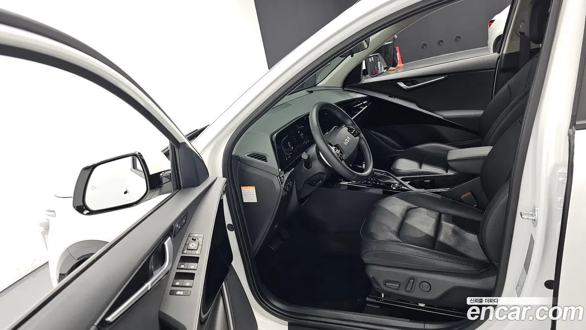 Kia Niro — фото 10