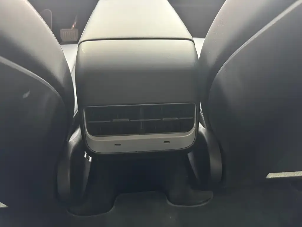 Tesla Model Y 2023 из CN, фото 10