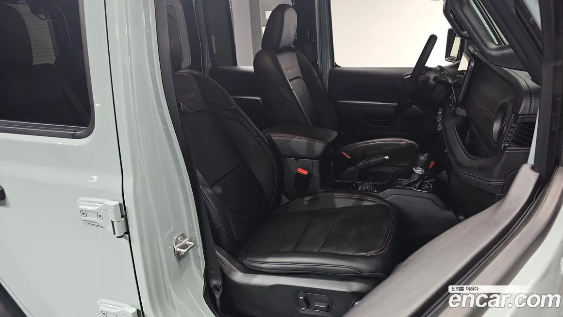 Jeep Wrangler 2024 из KR, фото 10