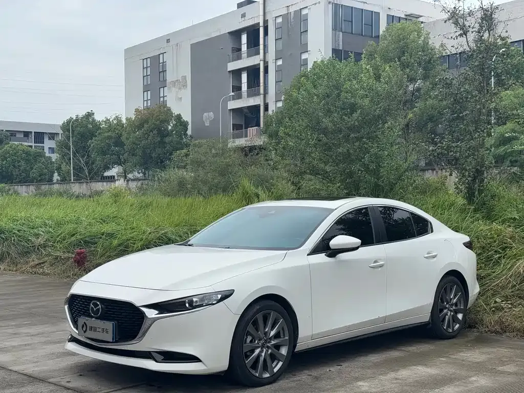 Mazda 3 Axela 2022 из CN, фото 1