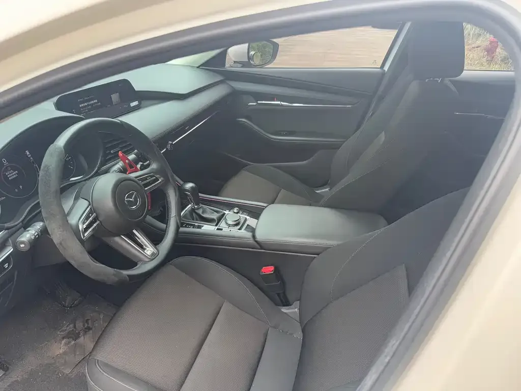 Mazda 3 Axela 2022 из CN, фото 4