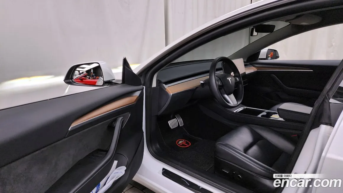 Tesla Model 3 — фото 10