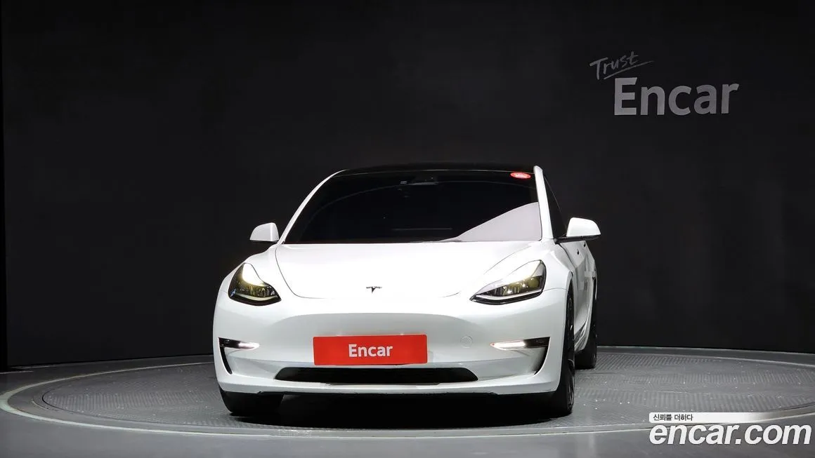 Tesla Model 3 — фото 3