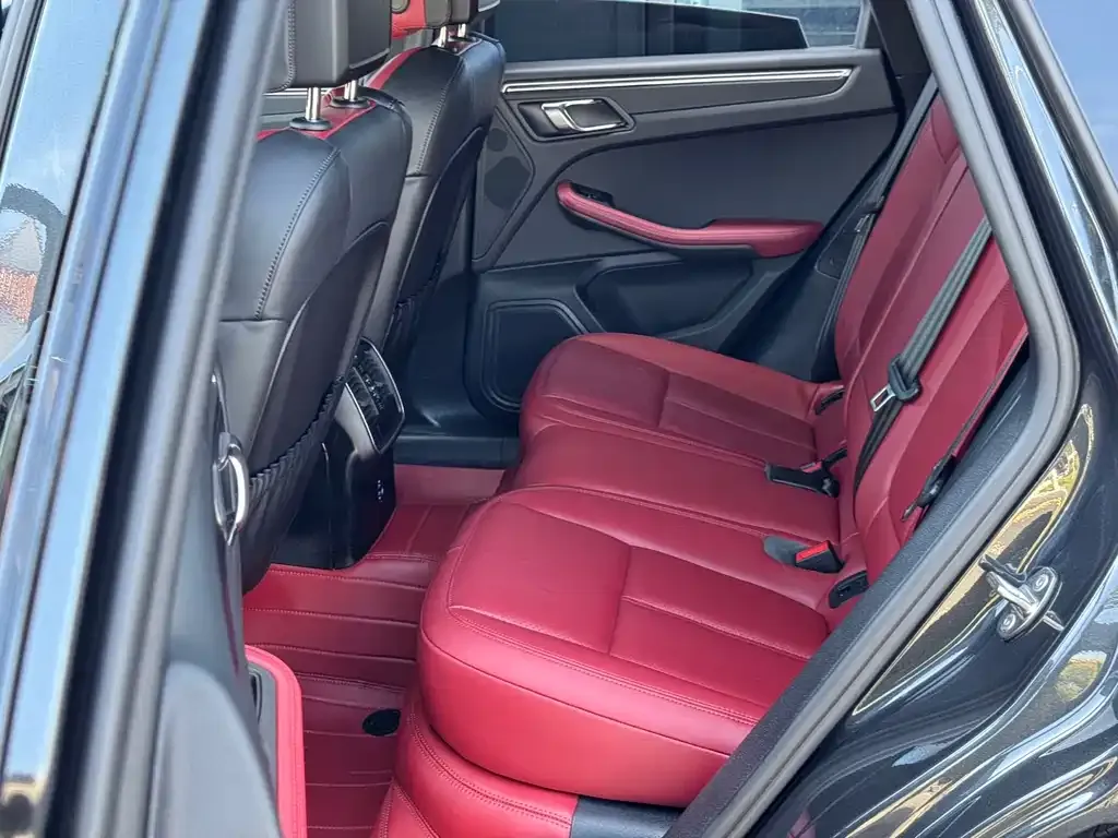 Porsche Macan 2024 из CN, фото 7