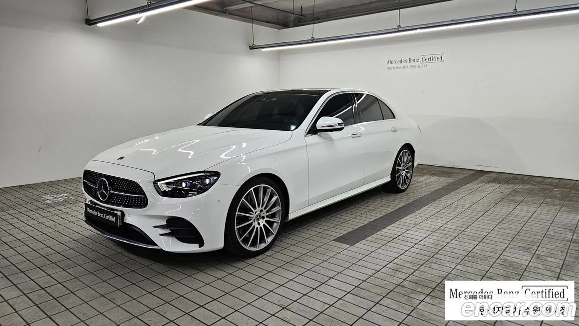 Mercedes-Benz E-Class — фото 1