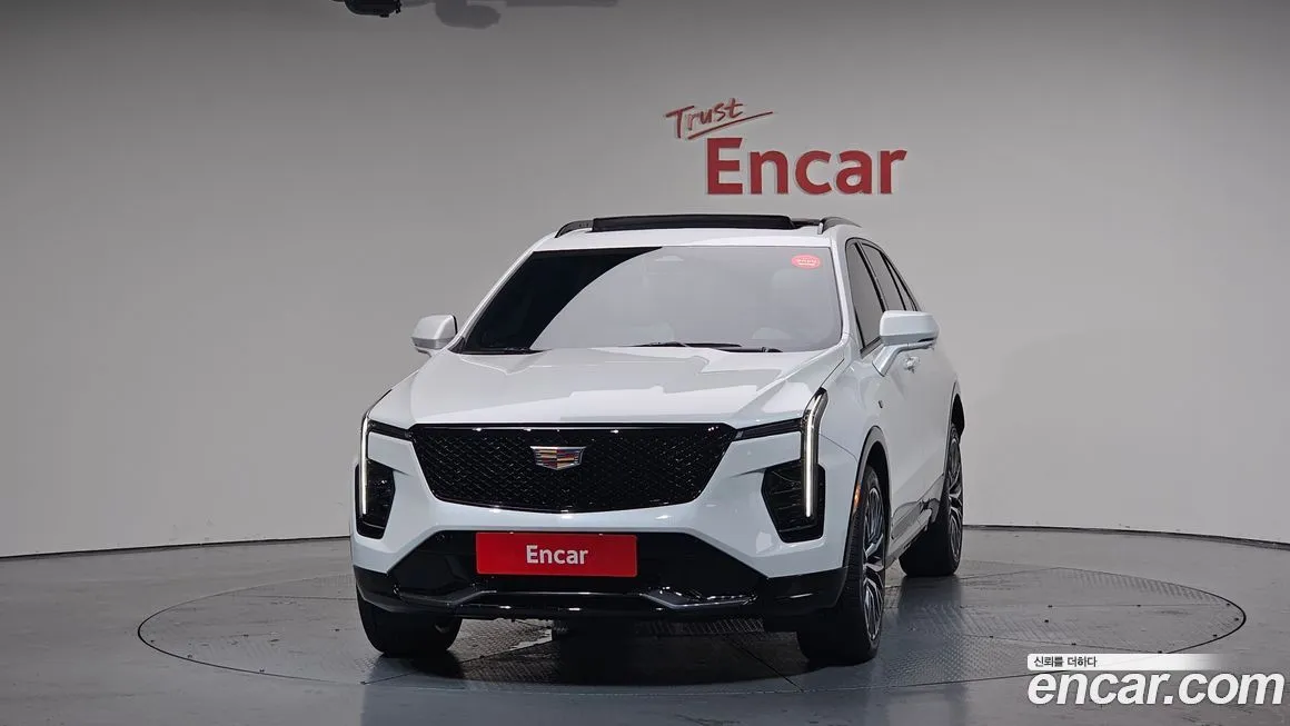 Cadillac XT4 2024 из KR, фото 3