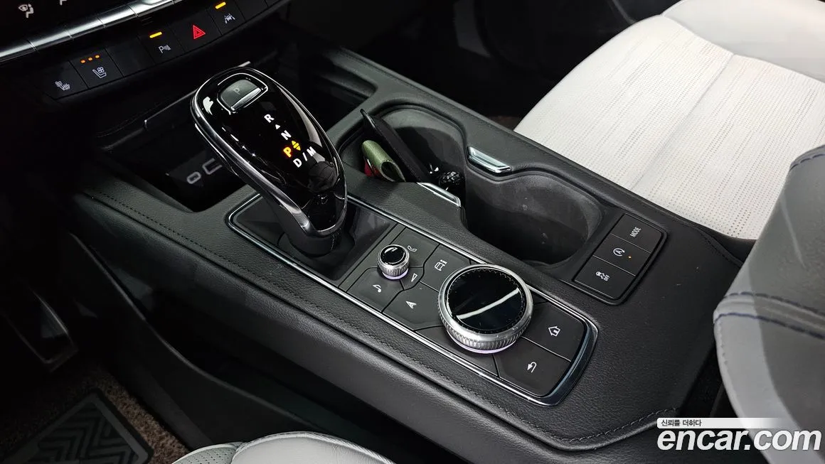 Cadillac XT4 2024 из KR, фото 9