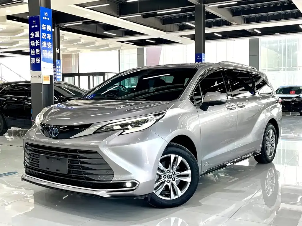 Toyota Sienna 2022 из CN, фото 1