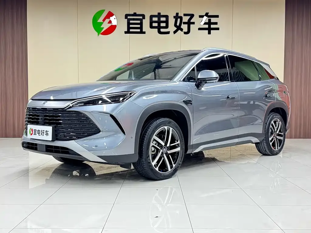 BYD L DM-i — фото 1