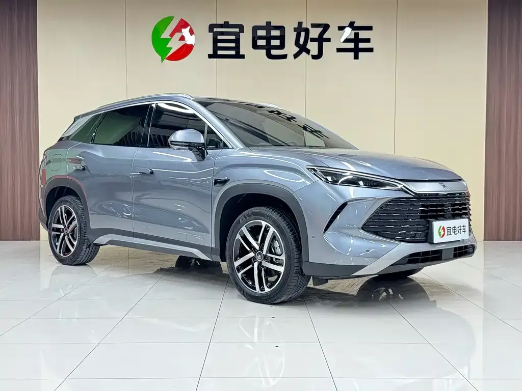 BYD L DM-i — фото 3