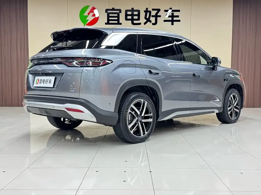 BYD L DM-i — фото 5