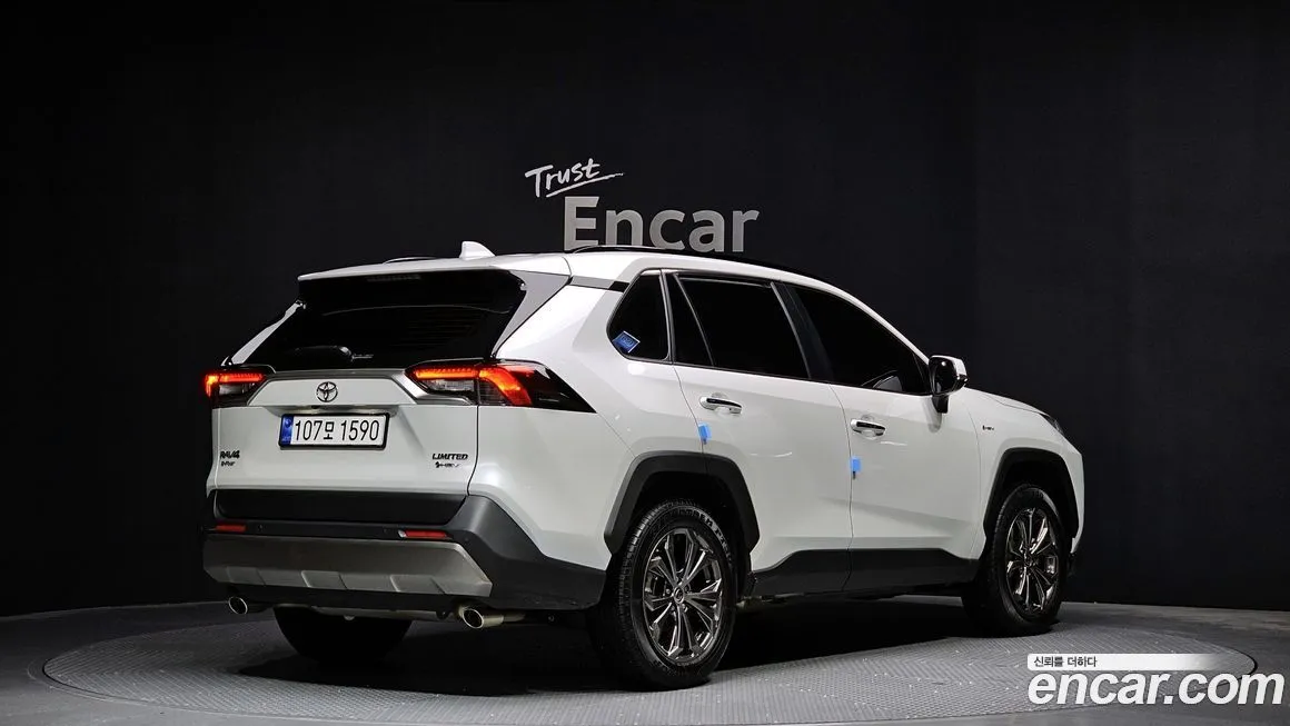 Toyota RAV4 — фото 2