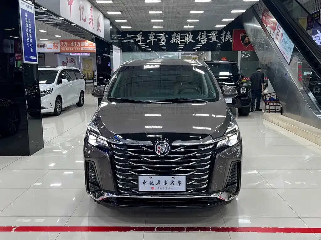 Buick GL8 2023 из CN, фото 2