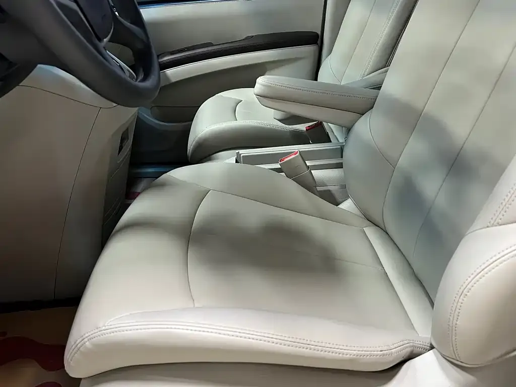 Buick GL8 2023 из CN, фото 8
