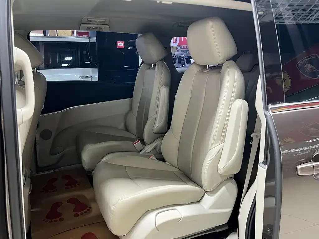 Buick GL8 2023 из CN, фото 9