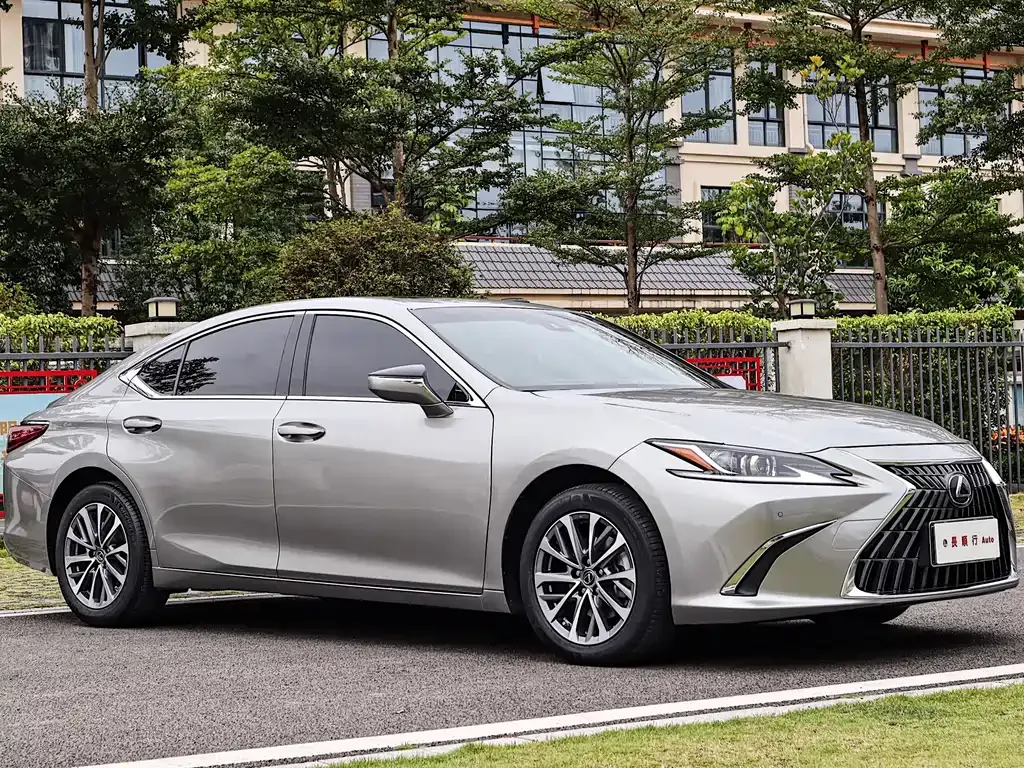 Lexus ES 2023 из CN, фото 3