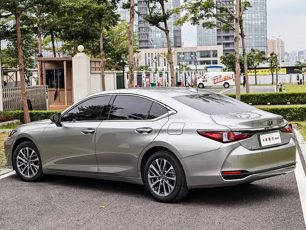 Lexus ES 2023 из CN, фото 4