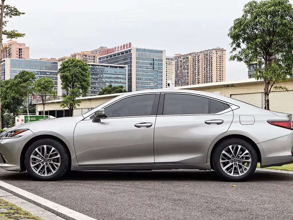 Lexus ES 2023 из CN, фото 5