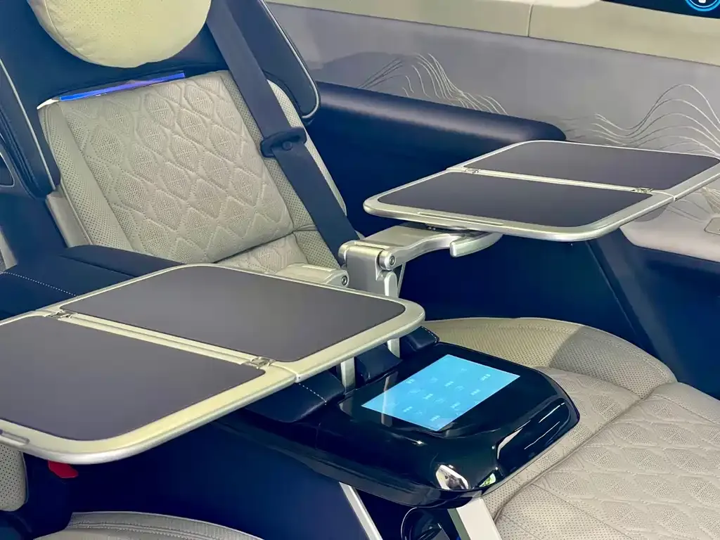 Lincoln Navigator One 2023 из CN, фото 10