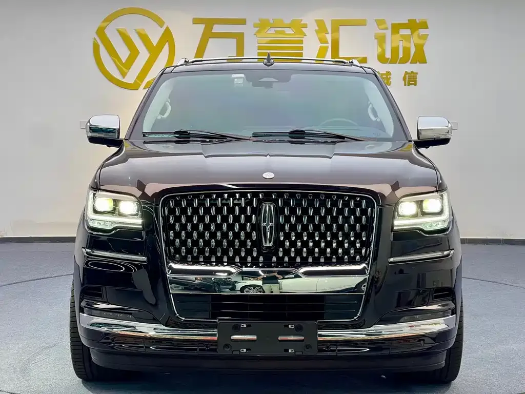 Lincoln Navigator One 2023 из CN, фото 2