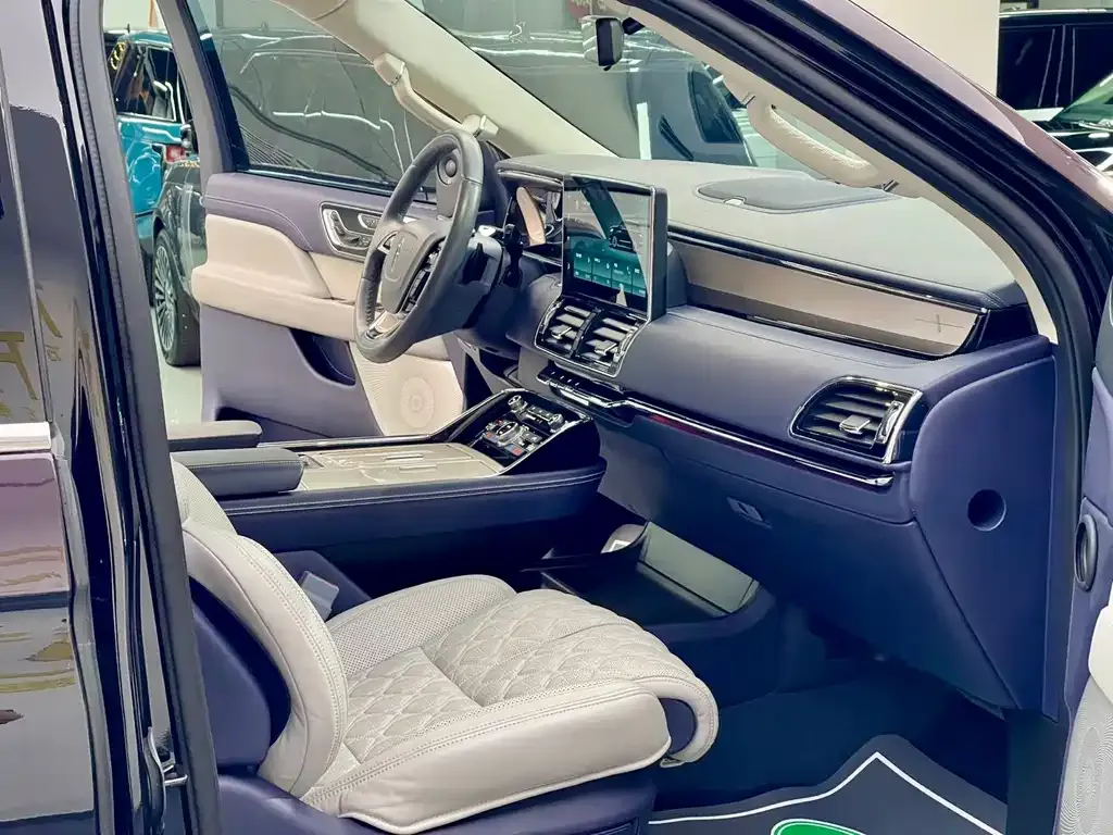 Lincoln Navigator One 2023 из CN, фото 7