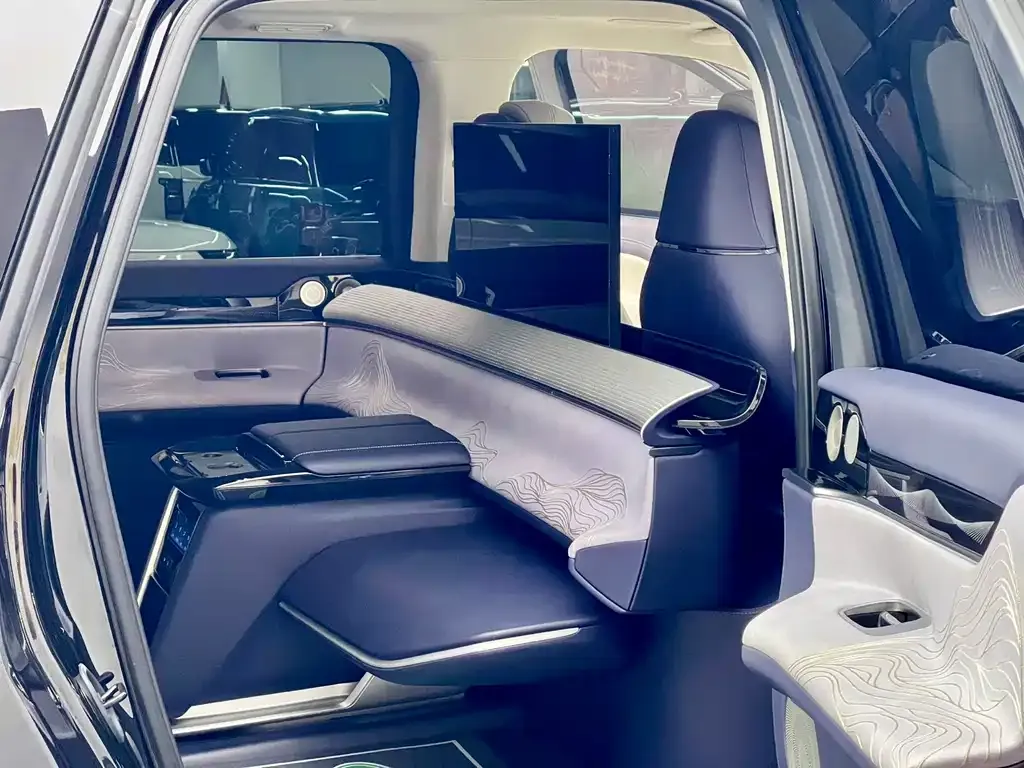 Lincoln Navigator One 2023 из CN, фото 9
