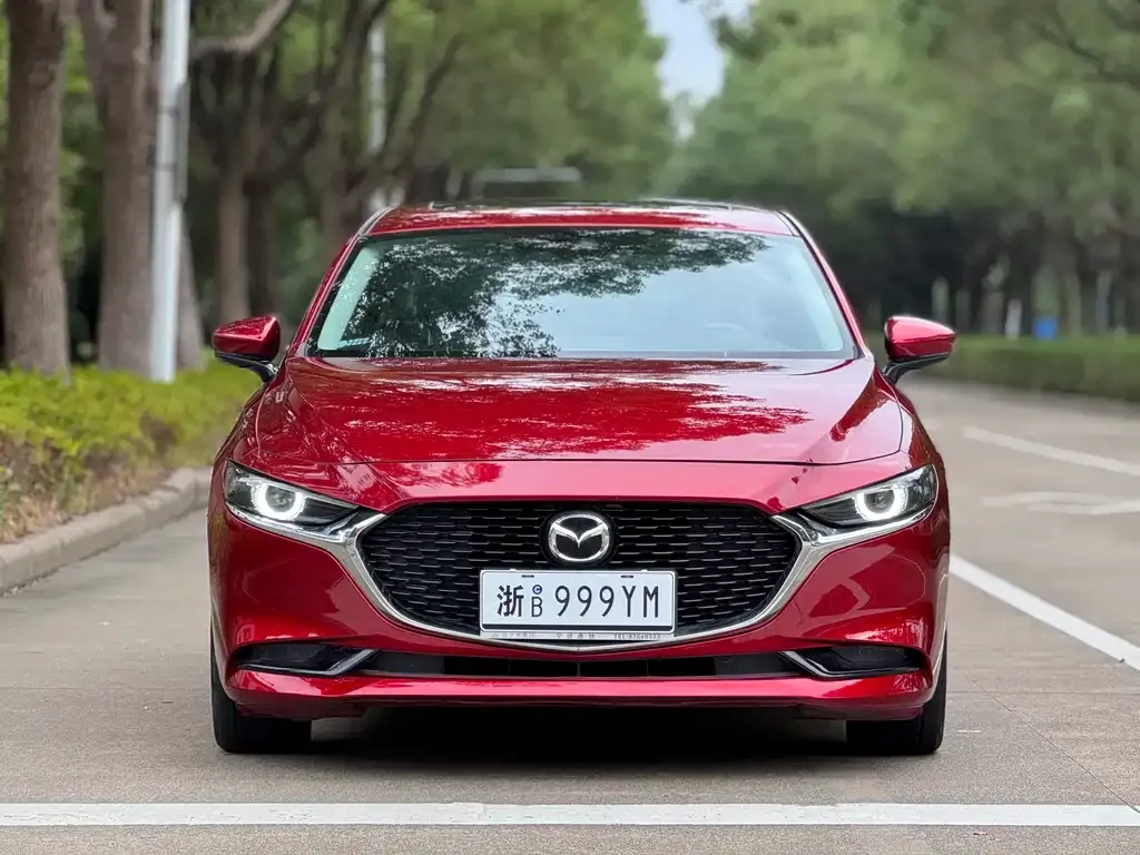 Mazda 3 Axela 2022 из CN, фото 2
