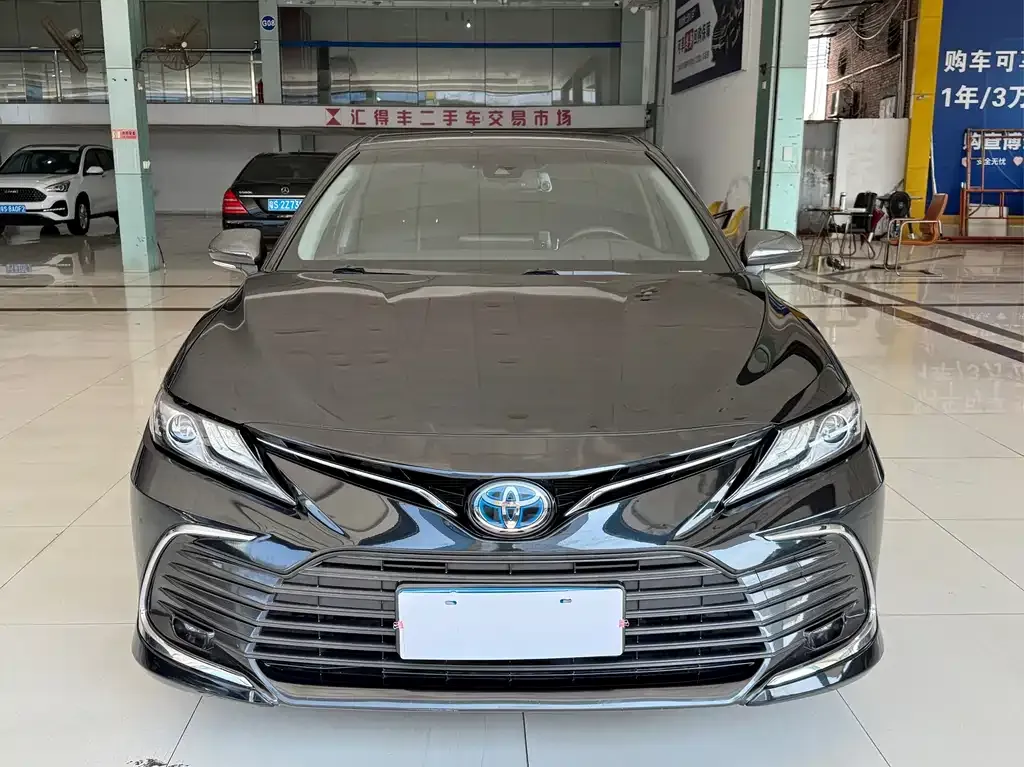 Toyota Camry 2021 из CN, фото 2