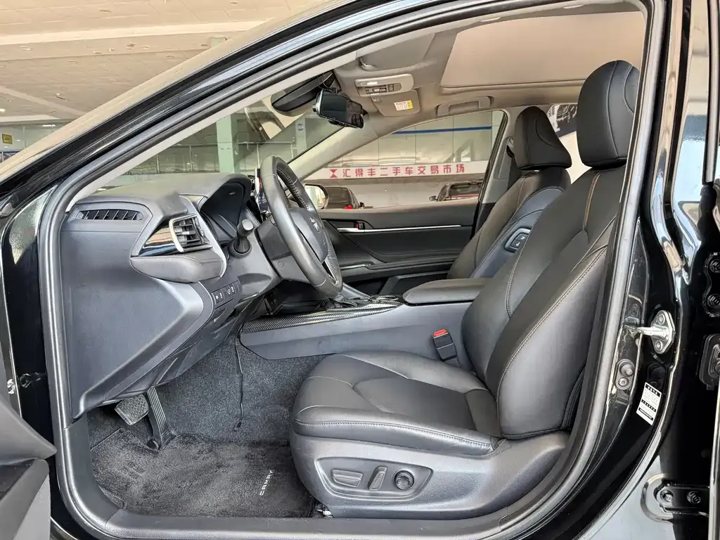 Toyota Camry 2021 из CN, фото 5