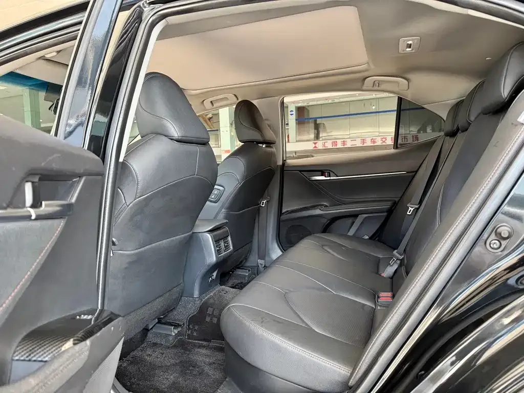 Toyota Camry 2021 из CN, фото 7