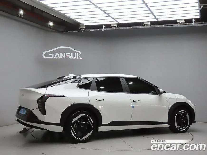 Kia EV4 2025 из KR, фото 4