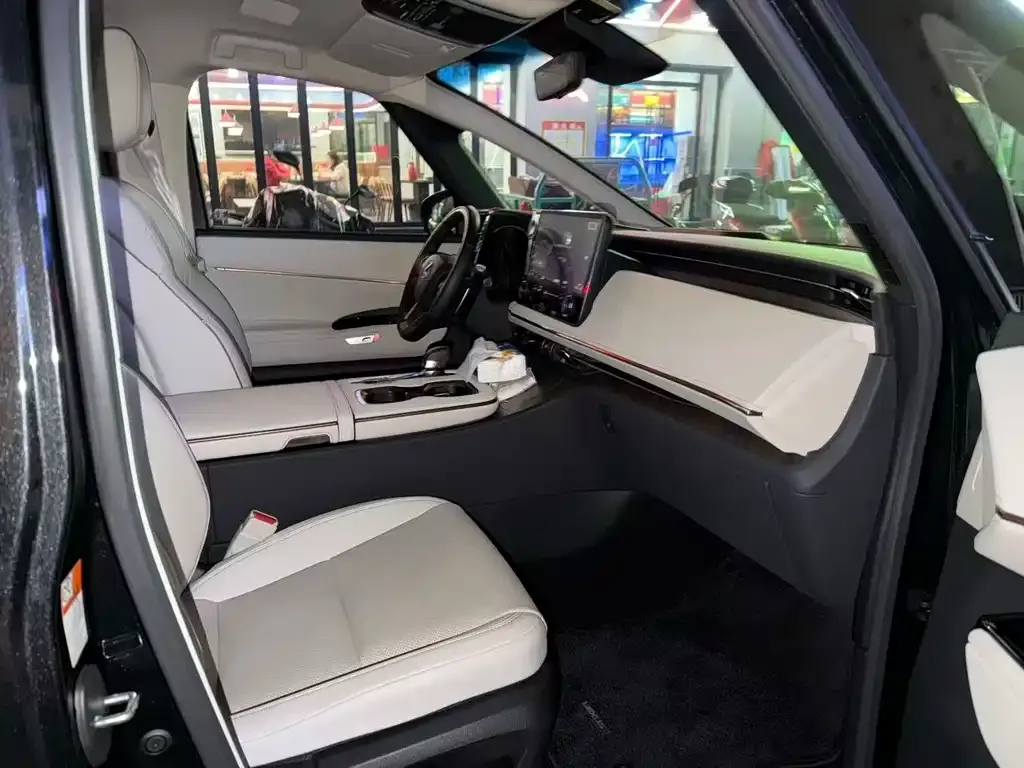 Lexus LM 2023 из CN, фото 4