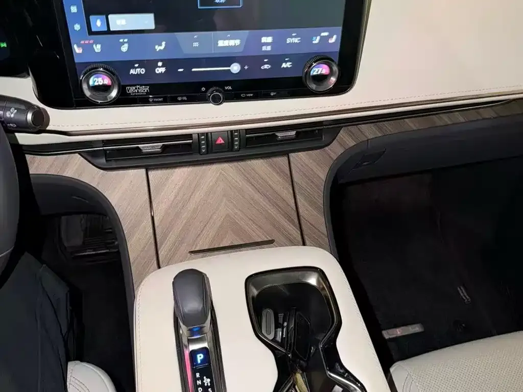 Lexus LM 2023 из CN, фото 8