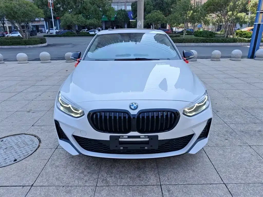 BMW 1 Series 2021 из CN, фото 3
