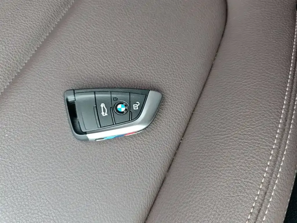 BMW 1 Series 2021 из CN, фото 9