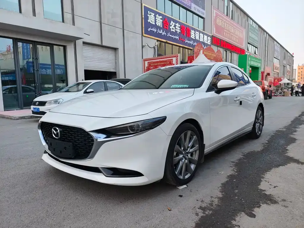 Mazda 3 Axela 2022 из CN, фото 1