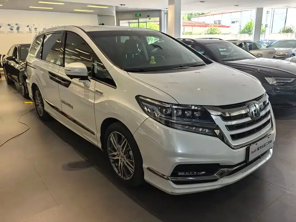 Honda Elysion 2021 из CN, фото 2