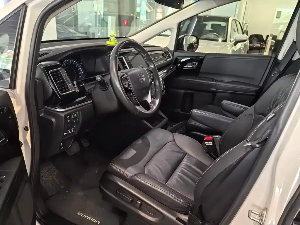 Honda Elysion 2021 из CN, фото 7