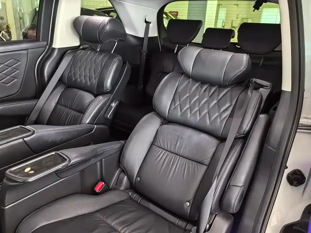 Honda Elysion 2021 из CN, фото 8