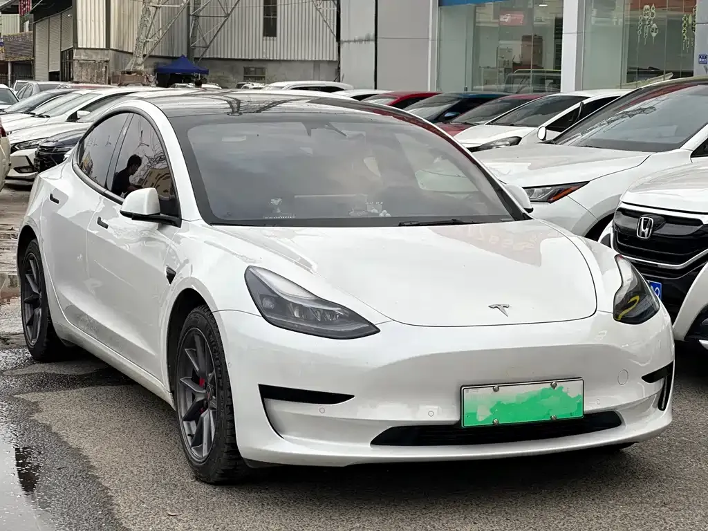 Tesla Model 3 — фото 2