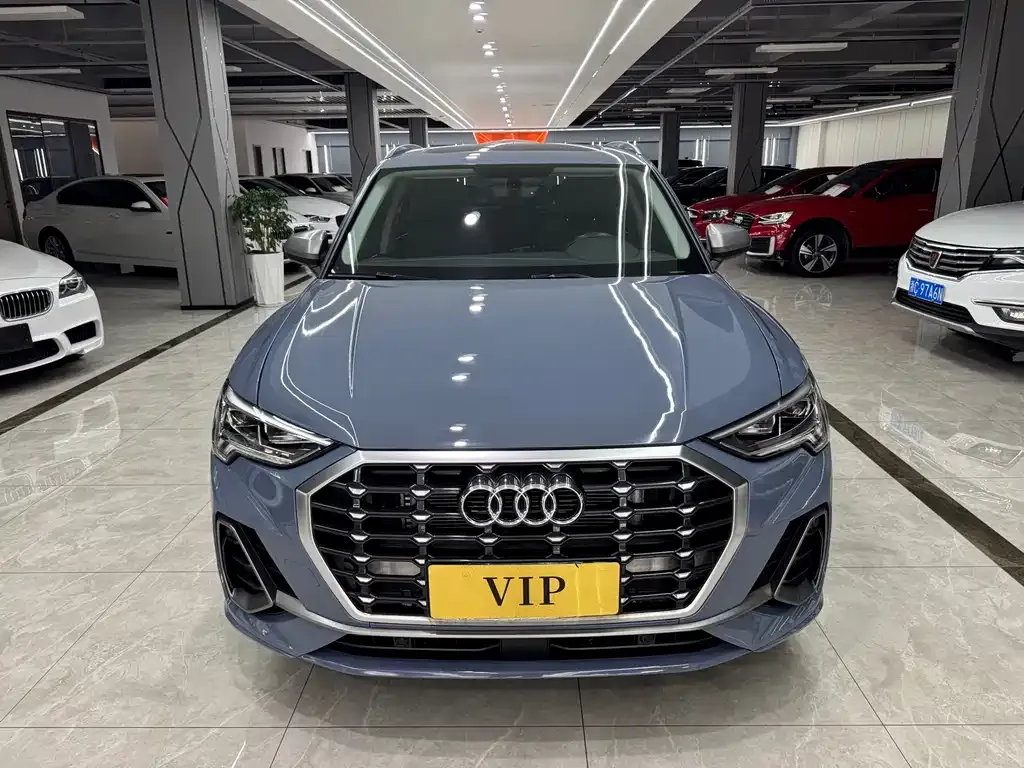 Audi Q3 2023 из CN, фото 2