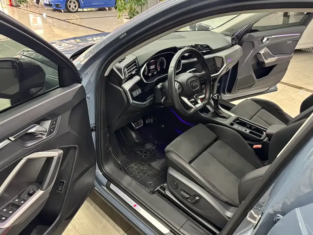 Audi Q3 2023 из CN, фото 7